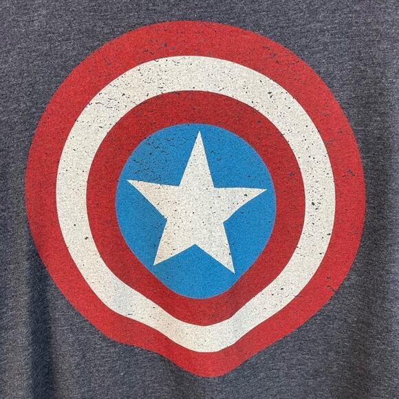 Old Navy Collectabilitees Marvel Captain America Tee Size XL - Picture 4 of 8
